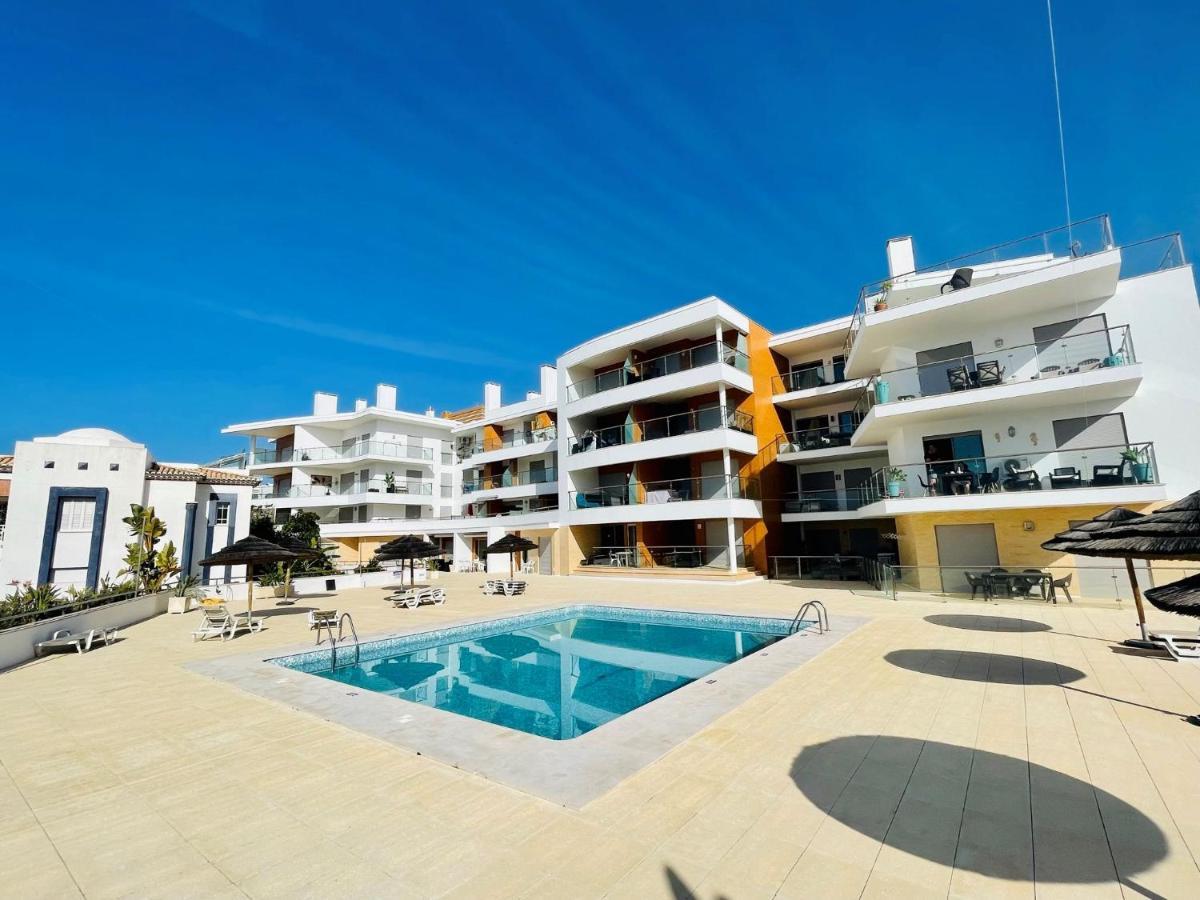 On The Beach Stunning Apartment Albufeira Olhos De Agua Exterior photo