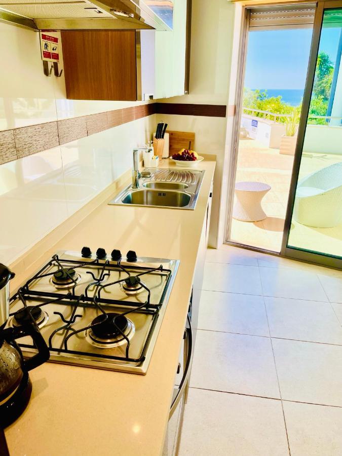 On The Beach Stunning Apartment Albufeira Olhos De Agua Exterior photo